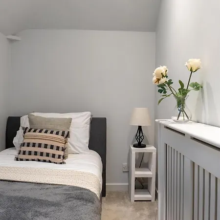 Holiday home The Coach House -